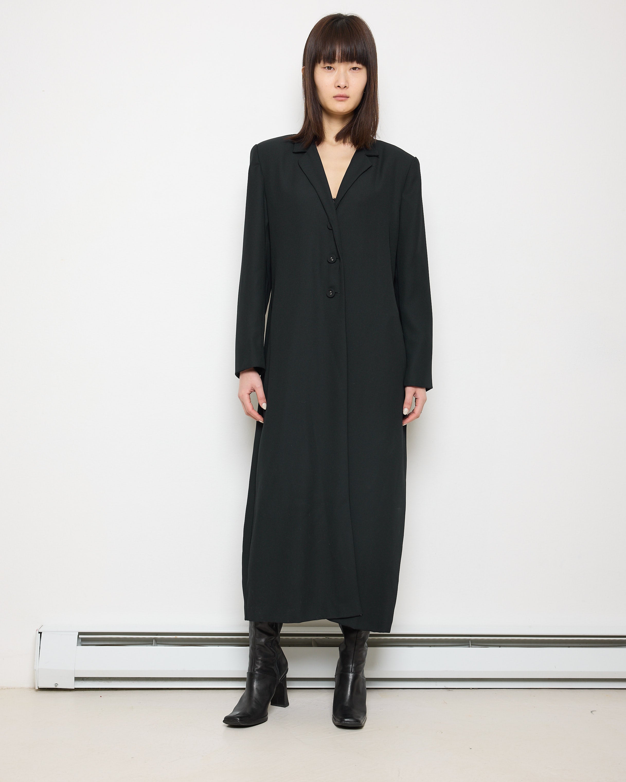 Fattaneh Bahari Coat, 51-inch length, 15-inch shoulders, size 14. Model is 5'9", in good condition