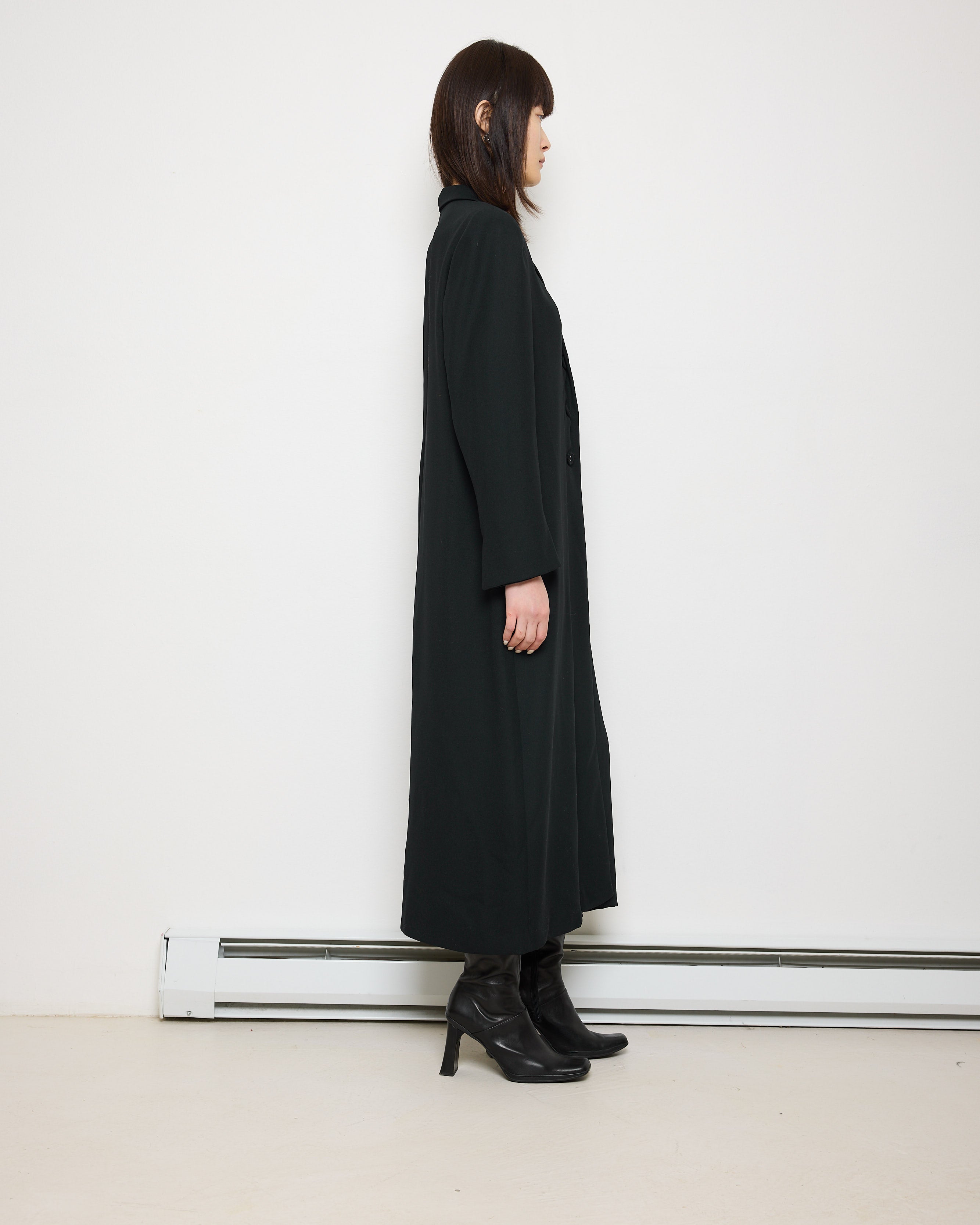 Fattaneh Bahari Coat, 51-inch length, 15-inch shoulders, size 14. Model is 5'9", in good condition