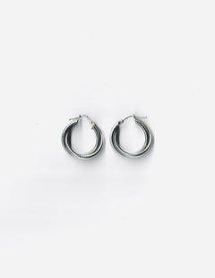 Discover the Vintage Silver Swirl Earrings – a 1-inch long, 0.5-inch wide sterling silver earring set, featuring an elegant sculptural swirl design.