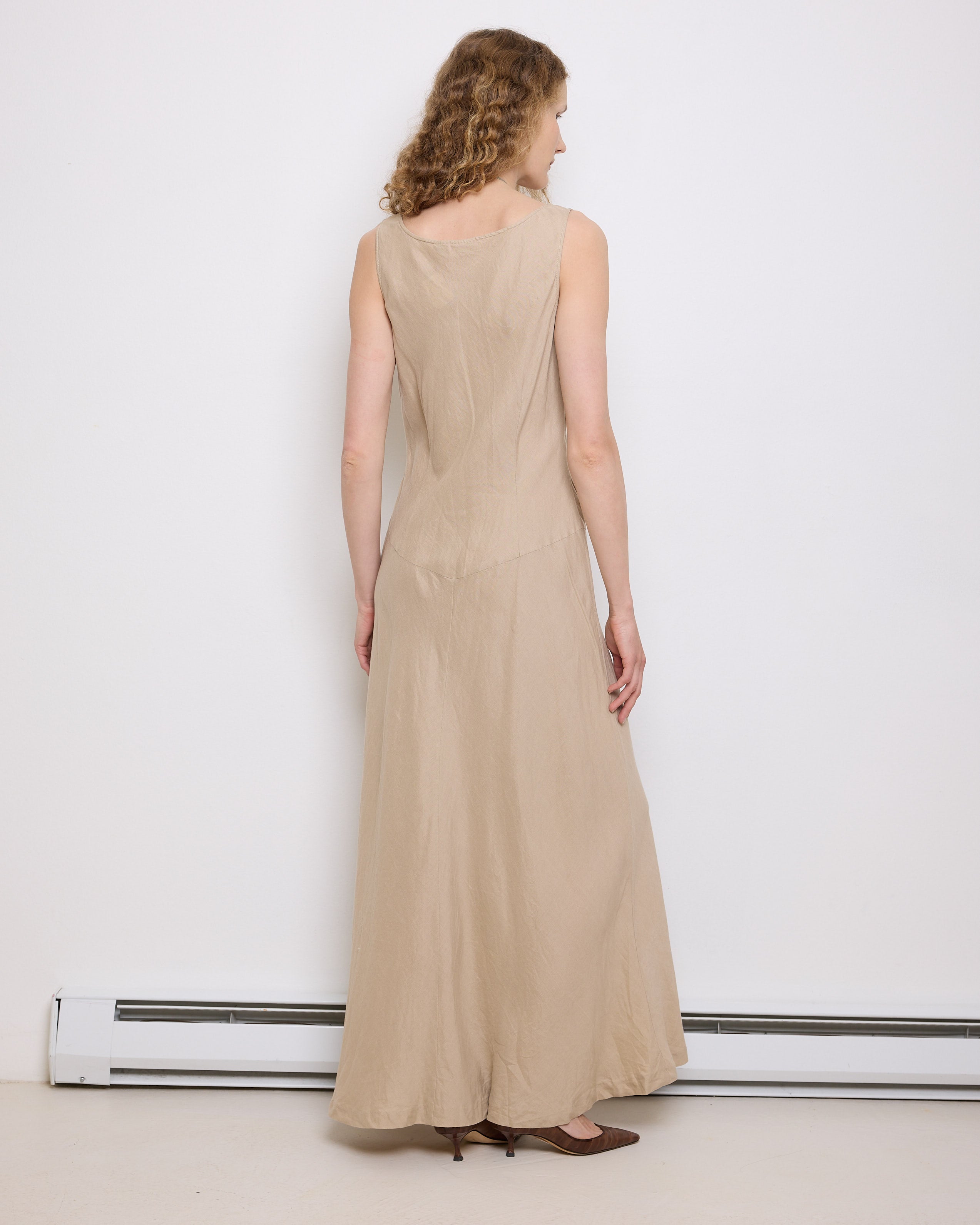 Spiagel Linen Dress, 60-inch length, size 12, suggested M–L. 100% linen. Model is 5'11", very good condition