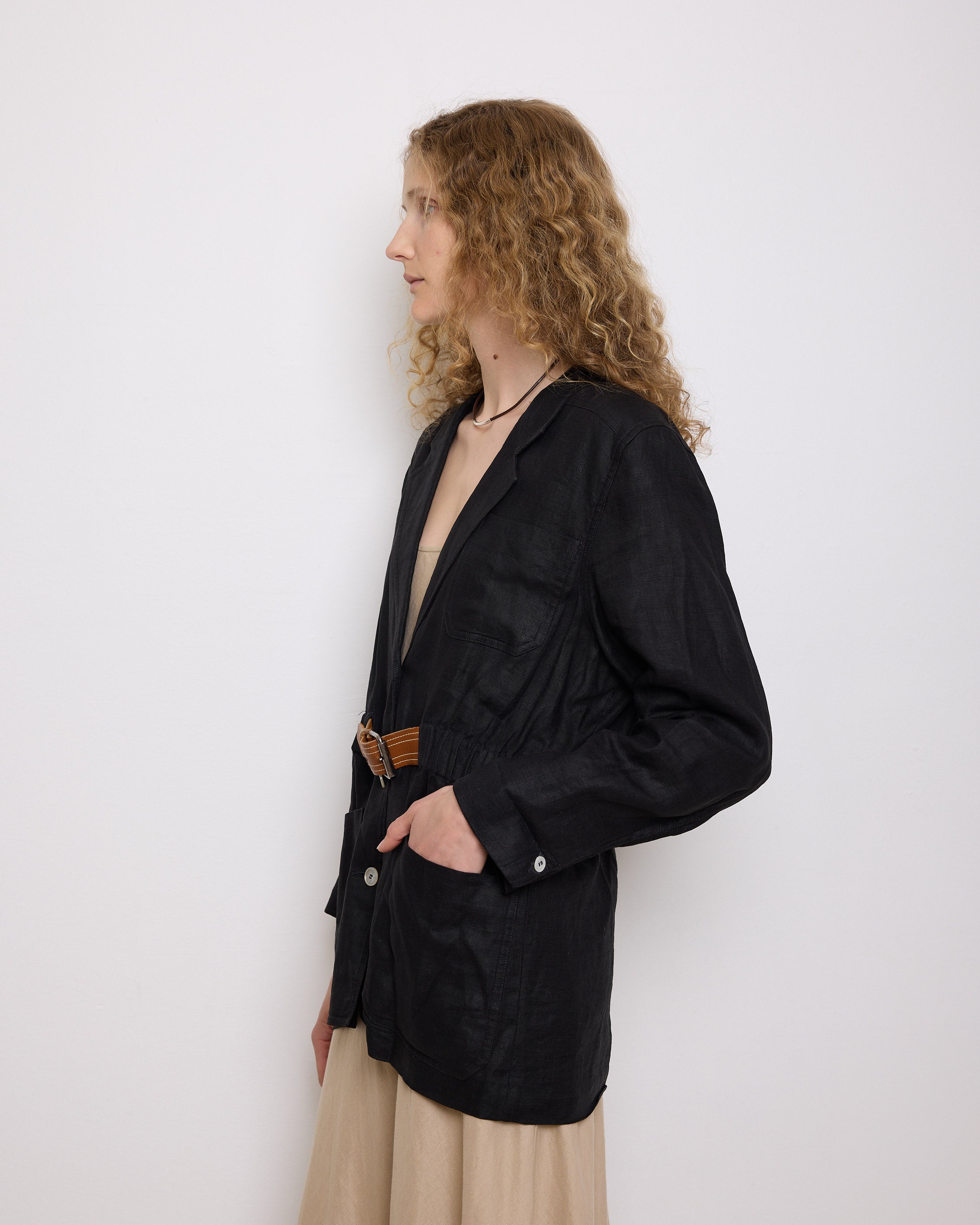 Liz Claiborne Linen Jacket, size 12, 30-inch length, 19-inch shoulders, 100% linen. Model is 5'11", very good condition