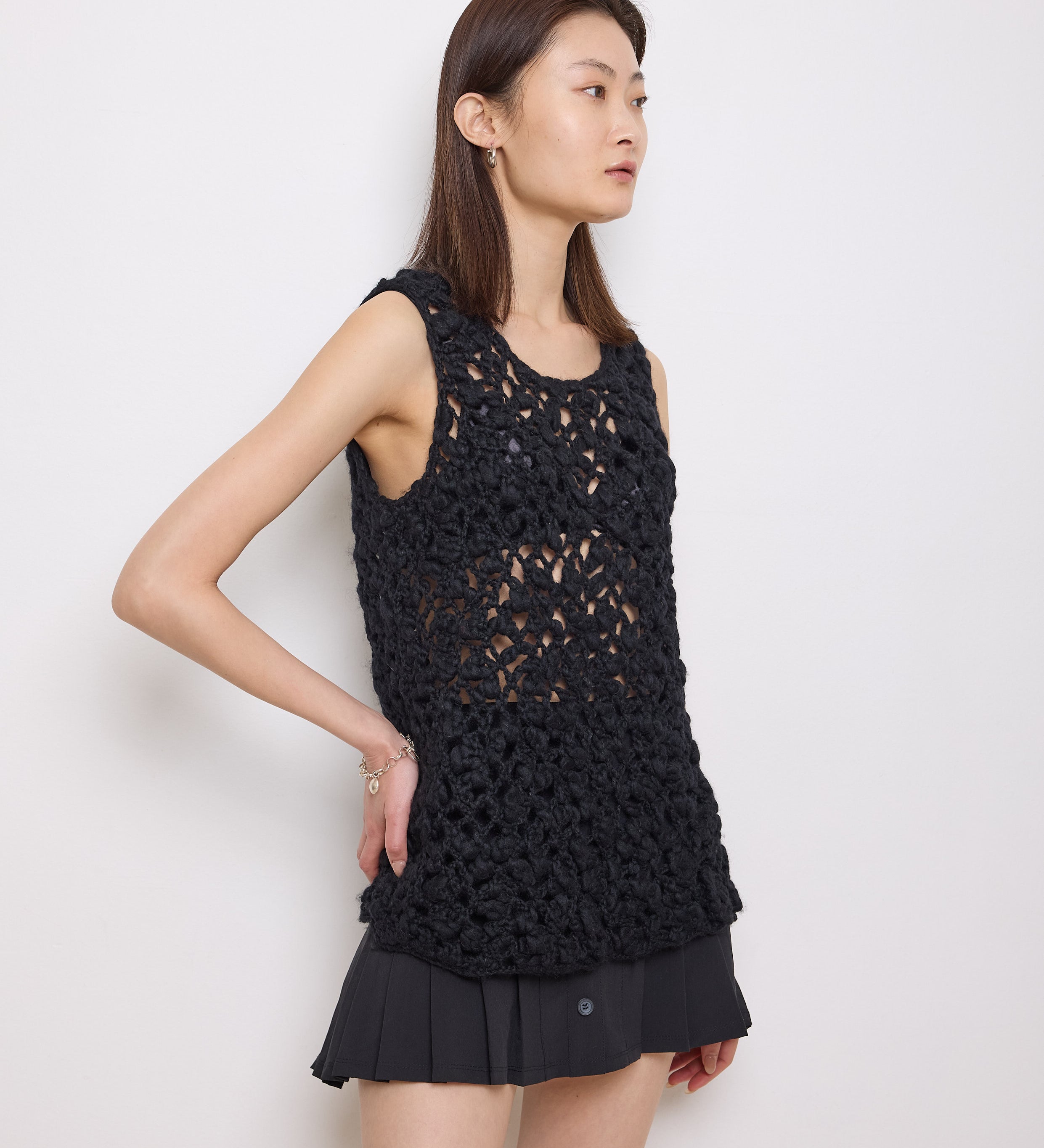 Elie Tahari Knitted Wool Vest, 26-inch length, 18-inch bust laid flat. Model is 5'9", very good condition