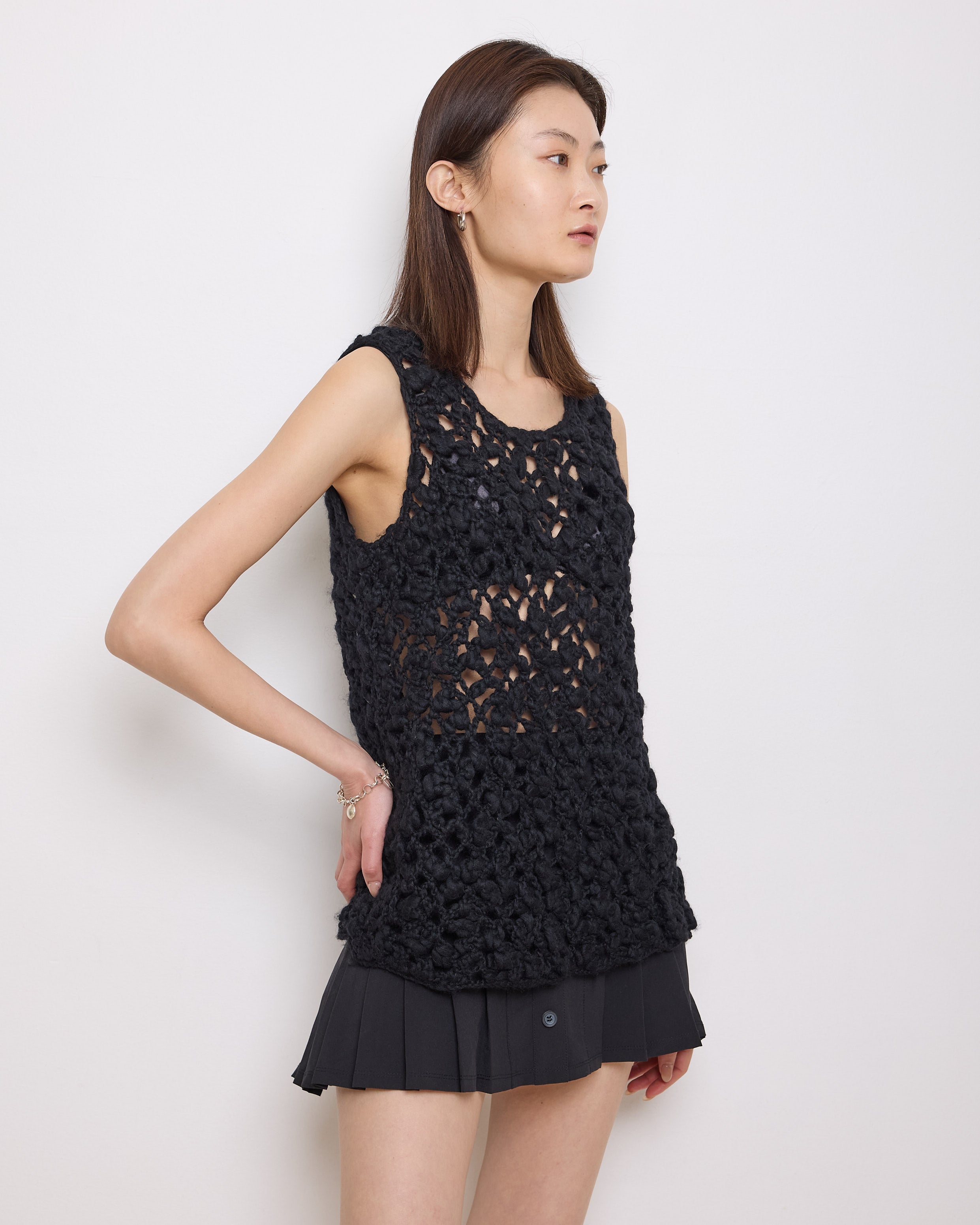 Elie Tahari Knitted Wool Vest, 26-inch length, 18-inch bust laid flat. Model is 5'9", very good condition
