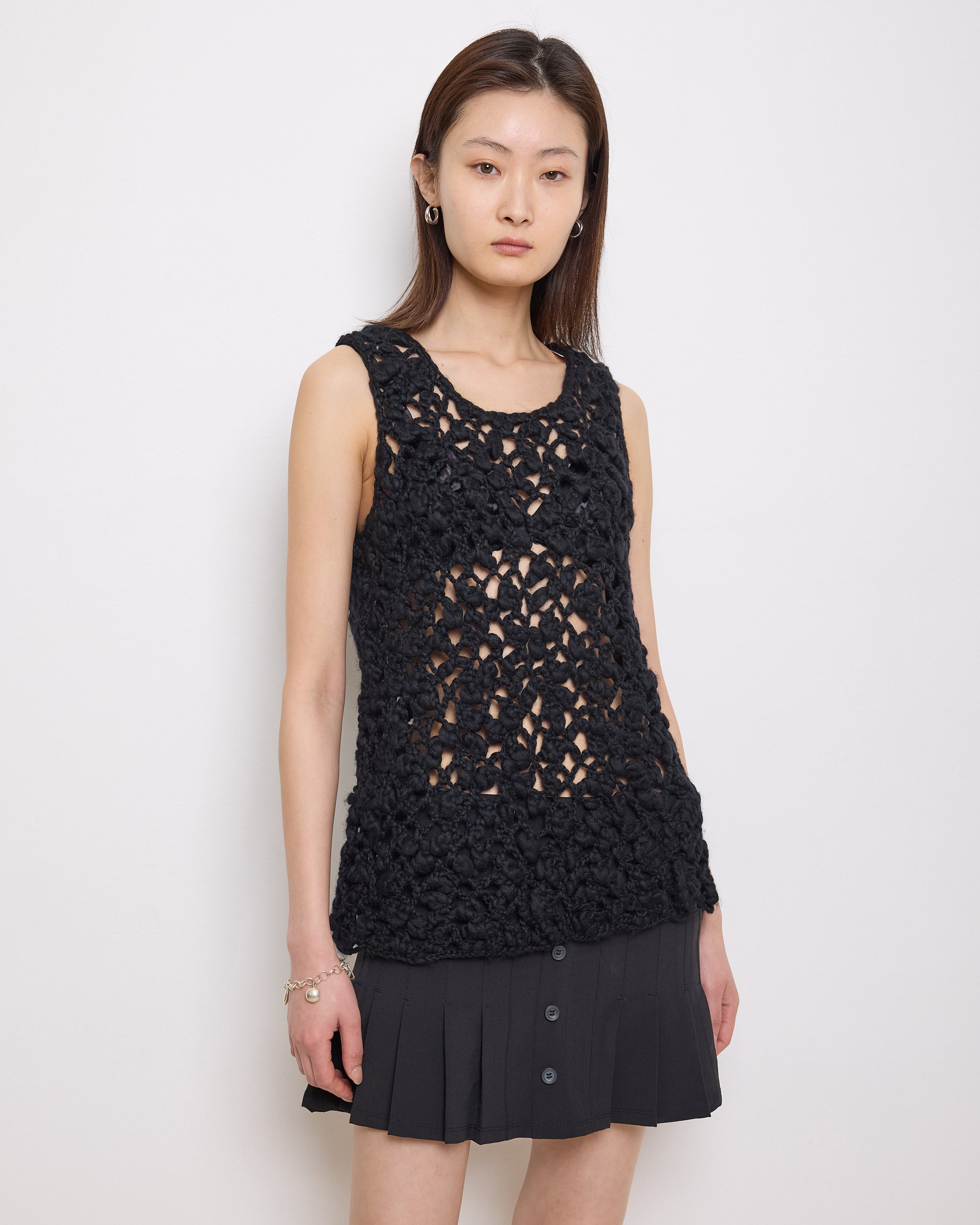 Elie Tahari Knitted Wool Vest, 26-inch length, 18-inch bust laid flat. Model is 5'9", very good condition