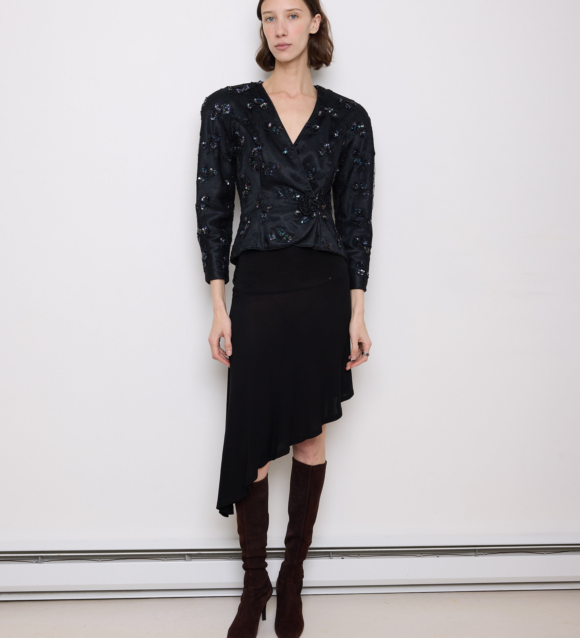 1980s embroidered vintage jacket with sequins, 20.5-inch length, 19-inch shoulders