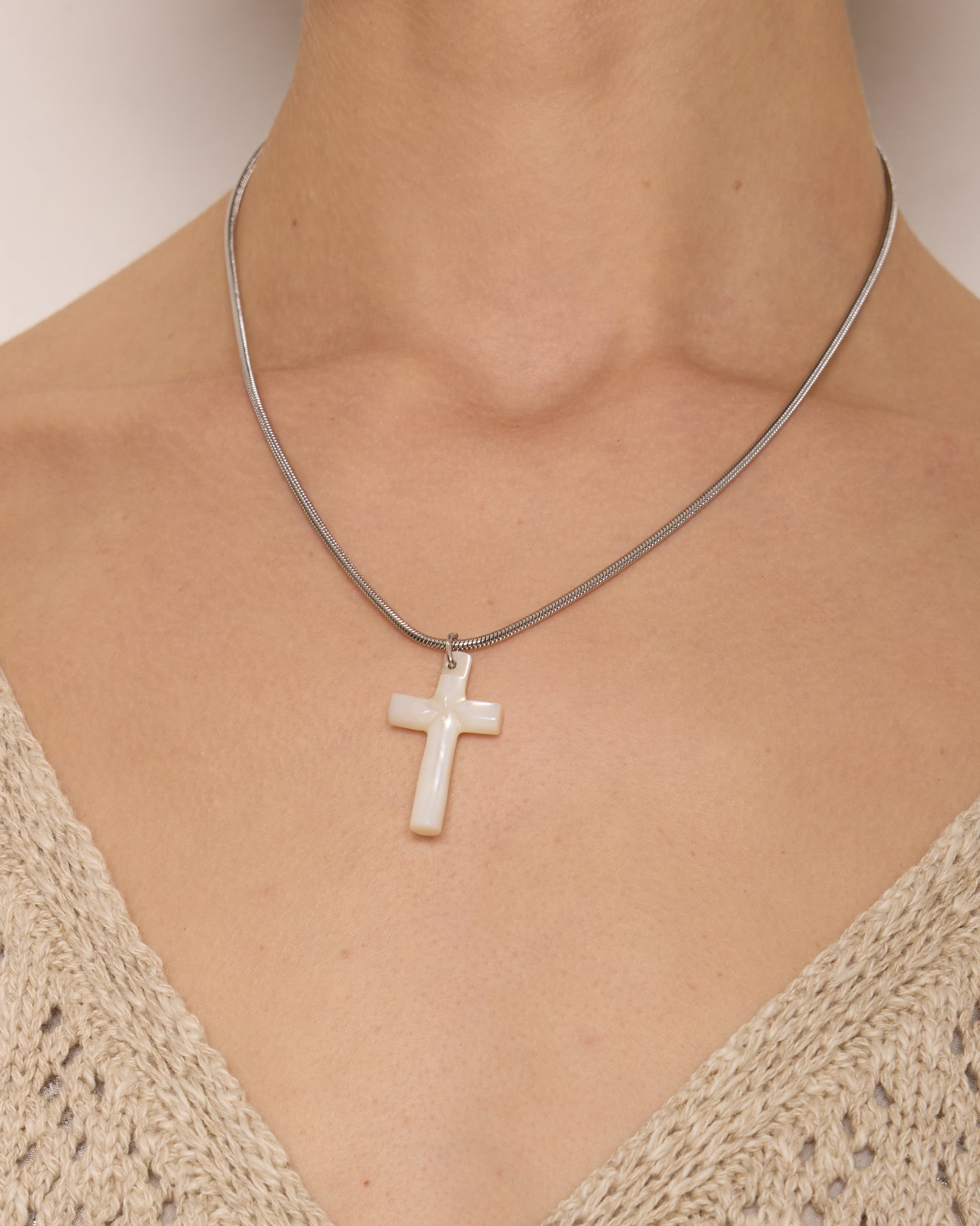 Discover the Cross on Chain – an 18-inch necklace featuring a finely crafted cross pendant, perfect for everyday elegance and faith expression.